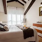 River Apartment *