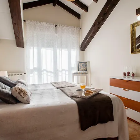 River Apartment *